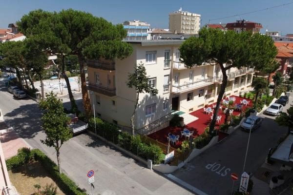 רימיני Hotel Vannini מראה חיצוני תמונה